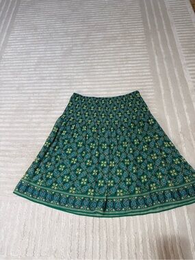 Max Studio Green Boho Print Midi Skirt Women’s Size Small Smocked Waist Flowy